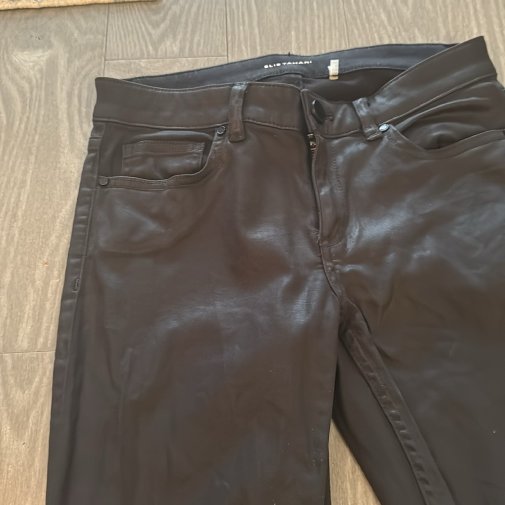 Elie Tahari size 26 wax denim with cool leg material - Picture 2 of 7